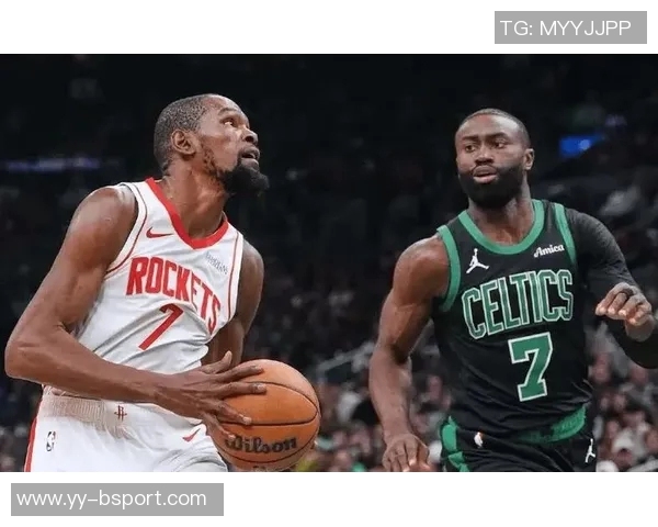 雄鹿全队火力全开13人齐发力7人得分上双展现团队实力